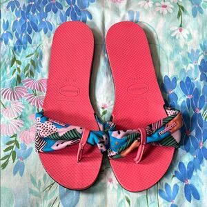 Havaianas Flip Flops Soft Cloth and Leather Straps - 11/12  Women